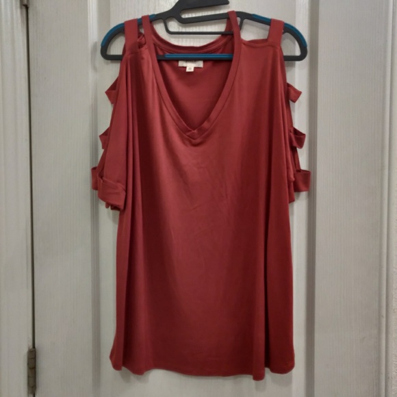 Sexy Perch top - Picture 1 of 6